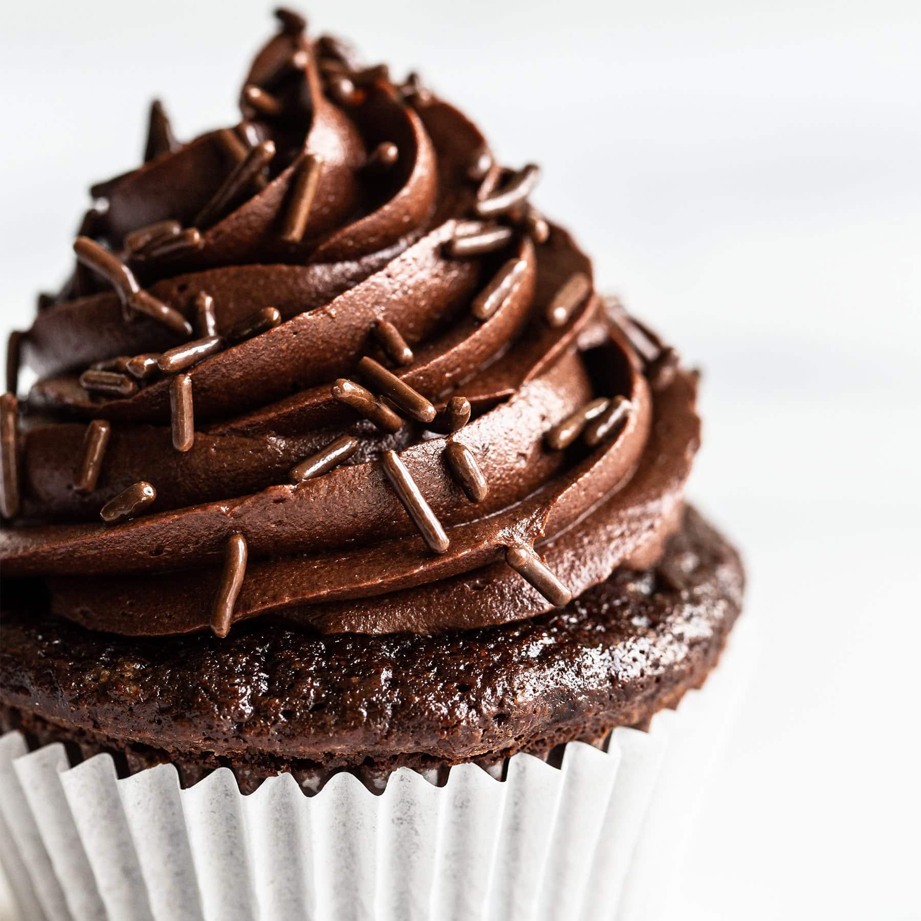 How to Convert Cake into Cupcakes (and Cupcakes into Cake!)